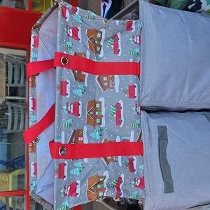 Thirty-One large utility Tote in Snowy Lodge